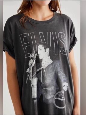 NWT Daydreamer Sun Records Elvis Graphic Short Sleeve Tee